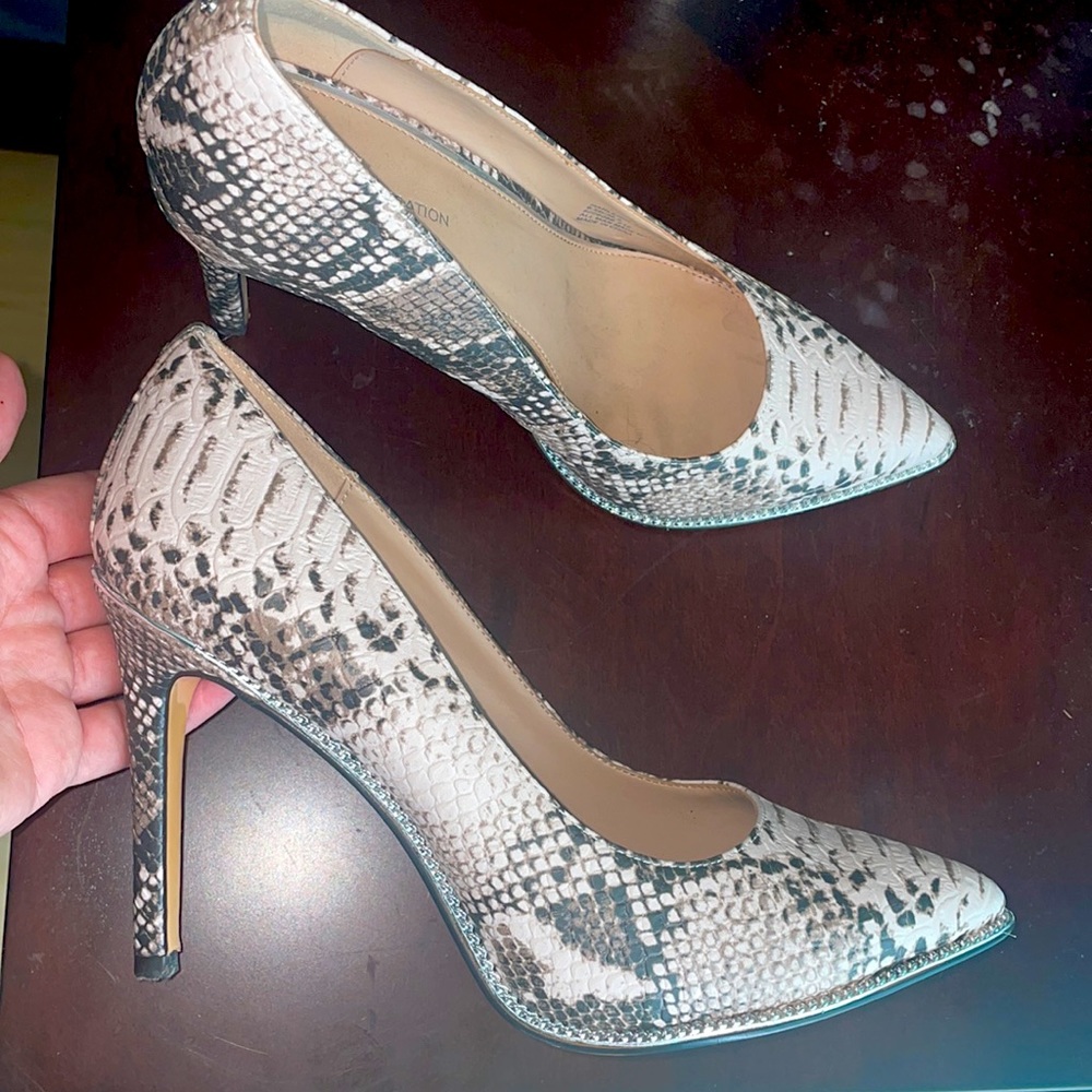 BCBG Pumps